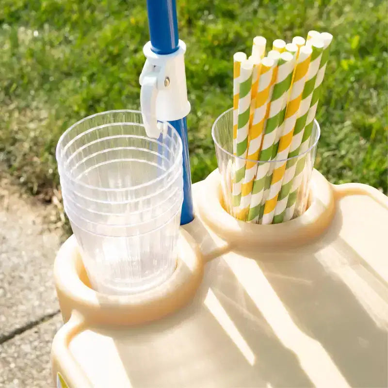 Tavolo da gioco stand di limonata per bambini