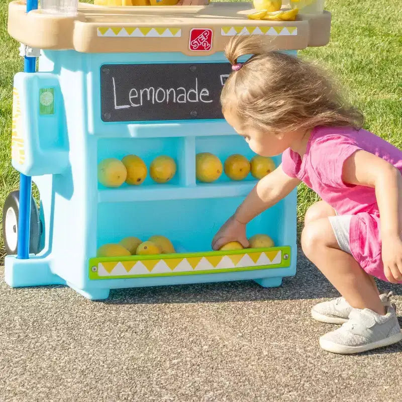 Tavolo da gioco stand di limonata per bambini