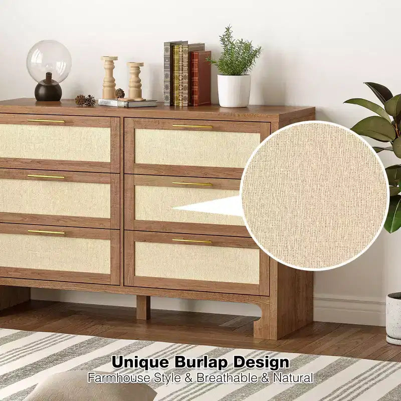 Comò a 6 cassetti con pannelli frontali in stile rattan