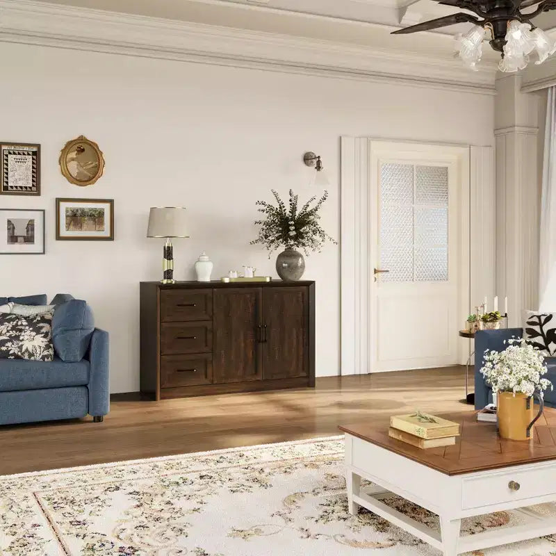 Credenza a Buffet Effetto Legno con Dispositivo Antiribaltamento – 3 Cassetti e 2 Ante