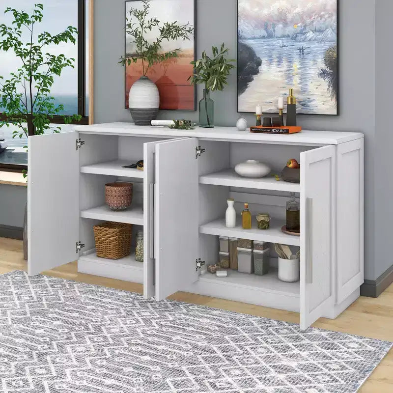 Credenza a 4 ante con ripiani regolabili