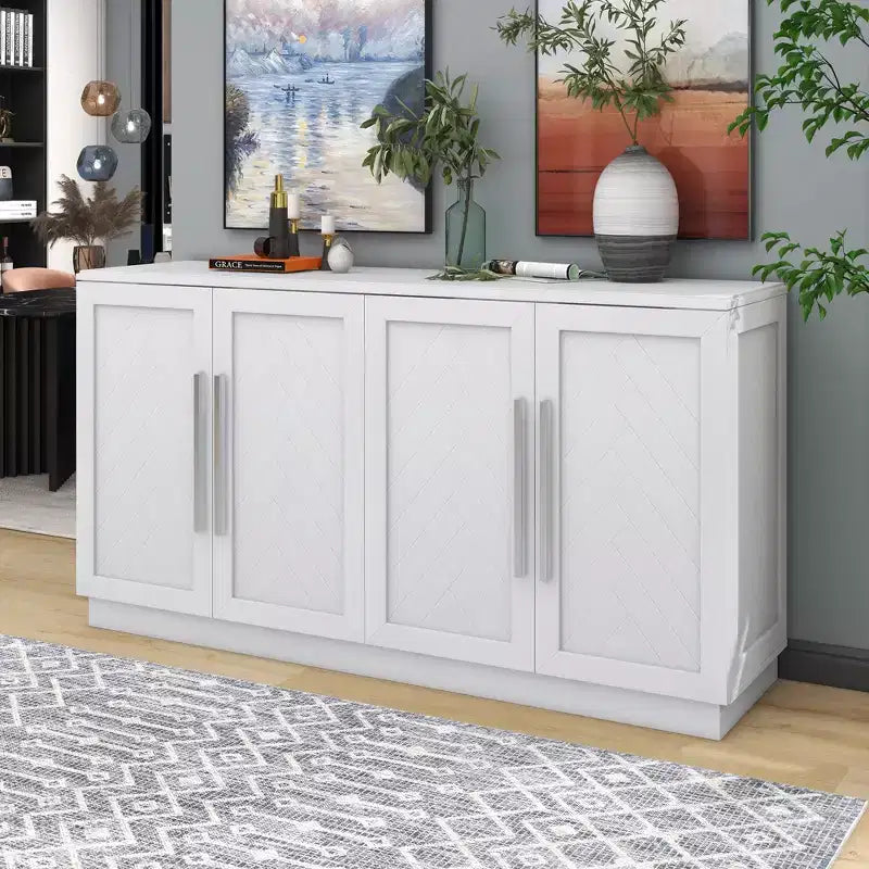 Credenza a 4 ante con ripiani regolabili