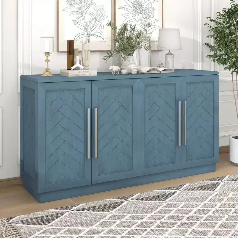 Credenza a 4 ante con ripiani regolabili