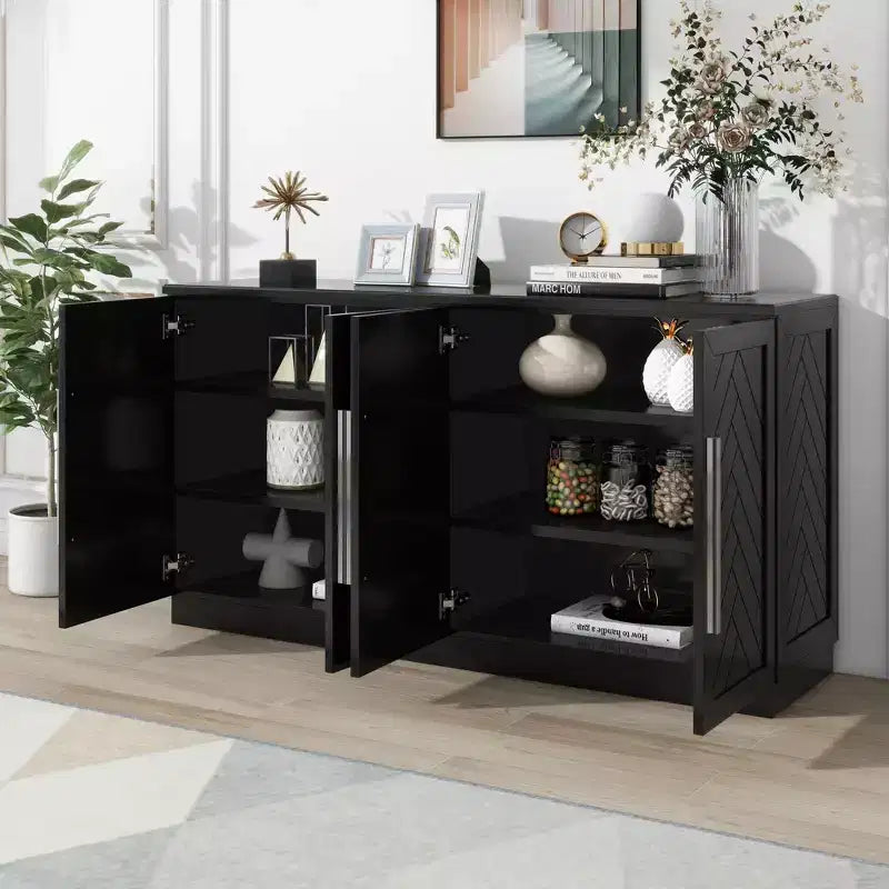 Credenza a 4 ante con ripiani regolabili