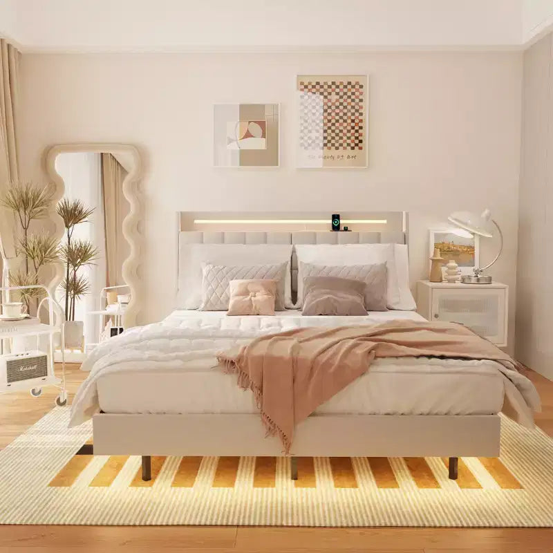 Struttura letto a piattaforma sospesa con illuminazione a LED e porte di ricarica
