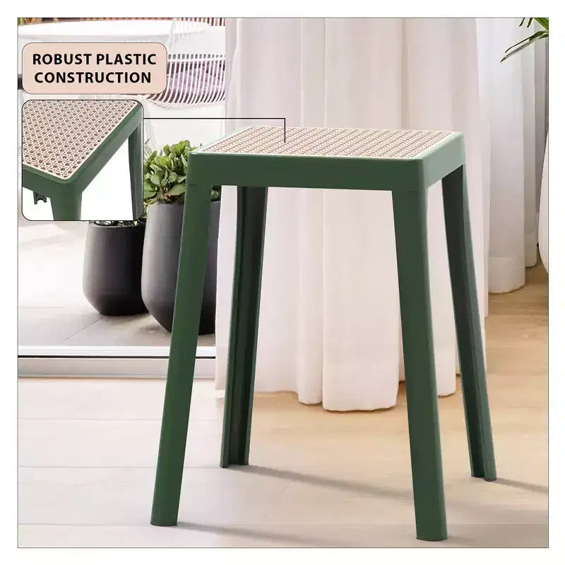Sgabello quadrato impilabile con seduta in plastica effetto intrecciato