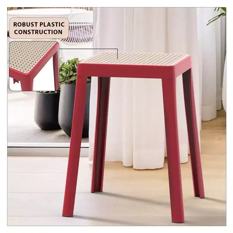 Sgabello quadrato impilabile con seduta in plastica effetto intrecciato