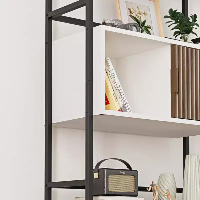 Libreria a 3 ripiani con struttura in metallo e mensole in legno
