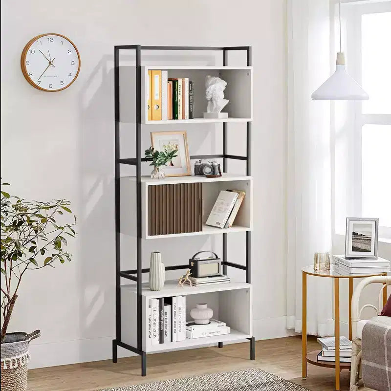 Libreria a 3 ripiani con struttura in metallo e mensole in legno